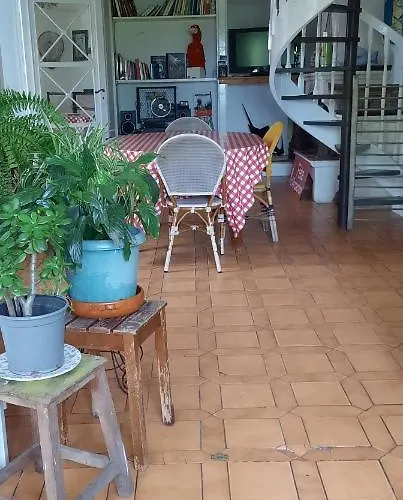 D'artiste Avec 2 Et 2 Salles De Bain Privees ホームステイ